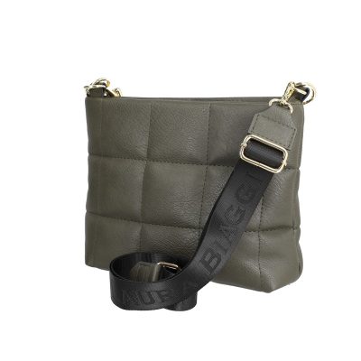 Geanta crossbody dama piele neteda eco verde matlasata cu bretea tip lant si buzunare smart Laura Biaggi LBCR244E2108207