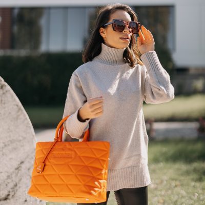 Geantă casual pentru femei material impermeabil matlasată portocaliu cu un compartiment spațios și mânere BS267P2209063